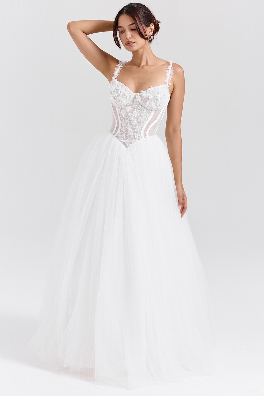 abito da sposa in tulle con pizzo floreale bianco