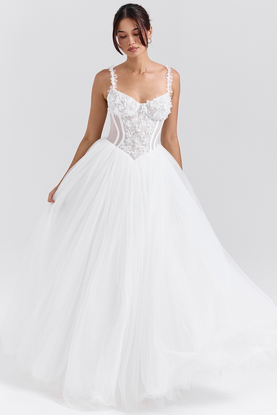 abito da sposa in tulle con pizzo floreale bianco