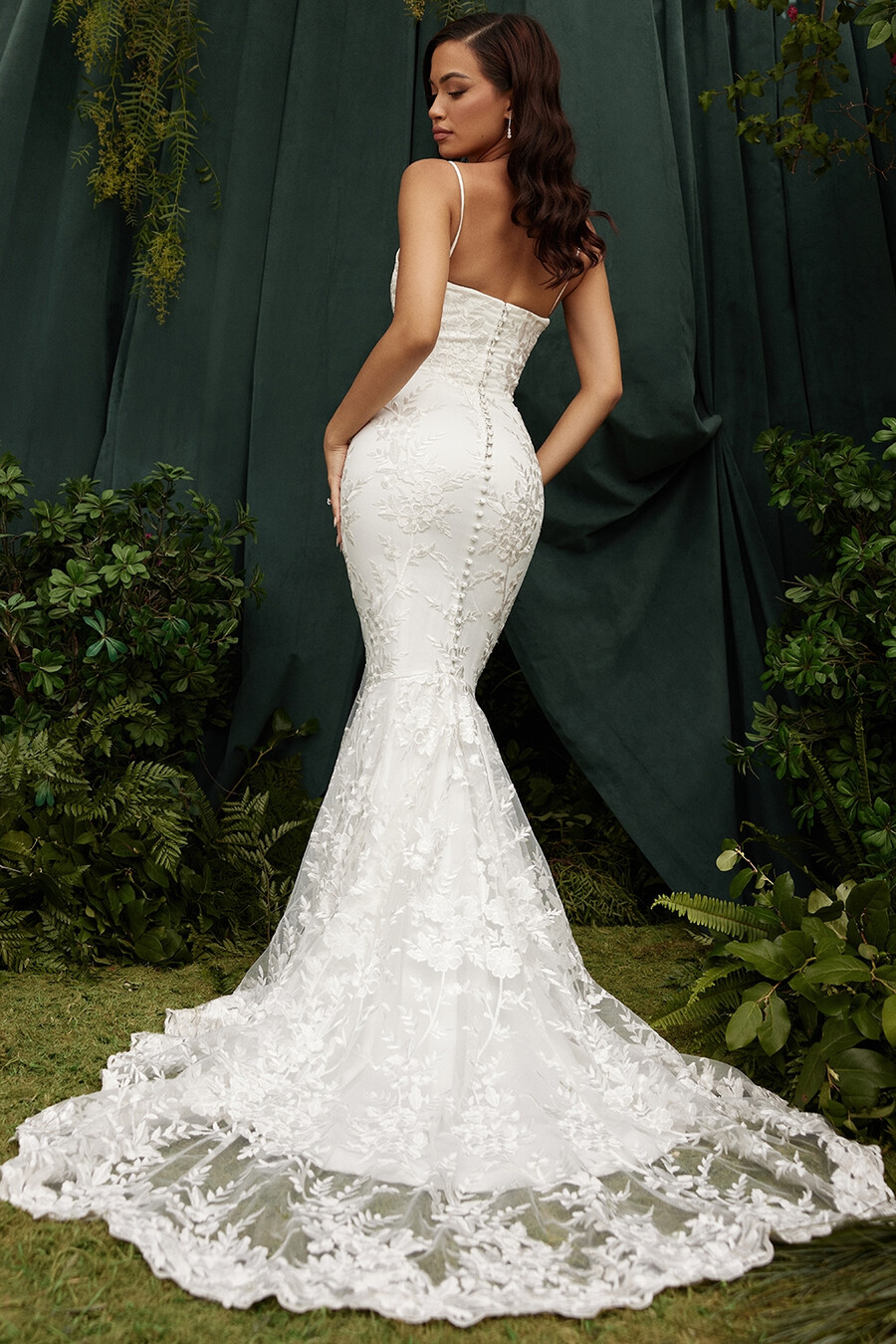 abito da sposa in pizzo bianco