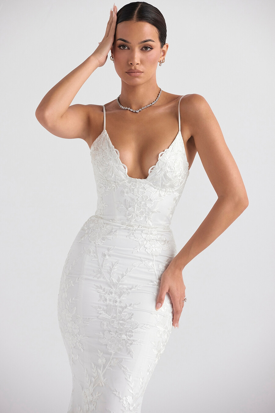 abito da sposa in pizzo bianco