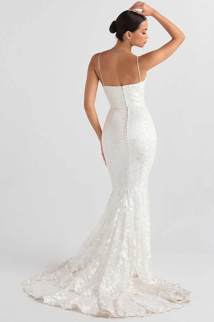 abito da sposa in pizzo bianco