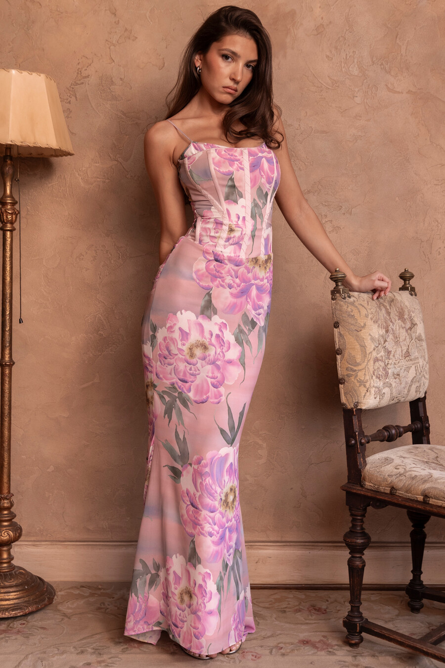 abito lungo con corsetto floreale rosa