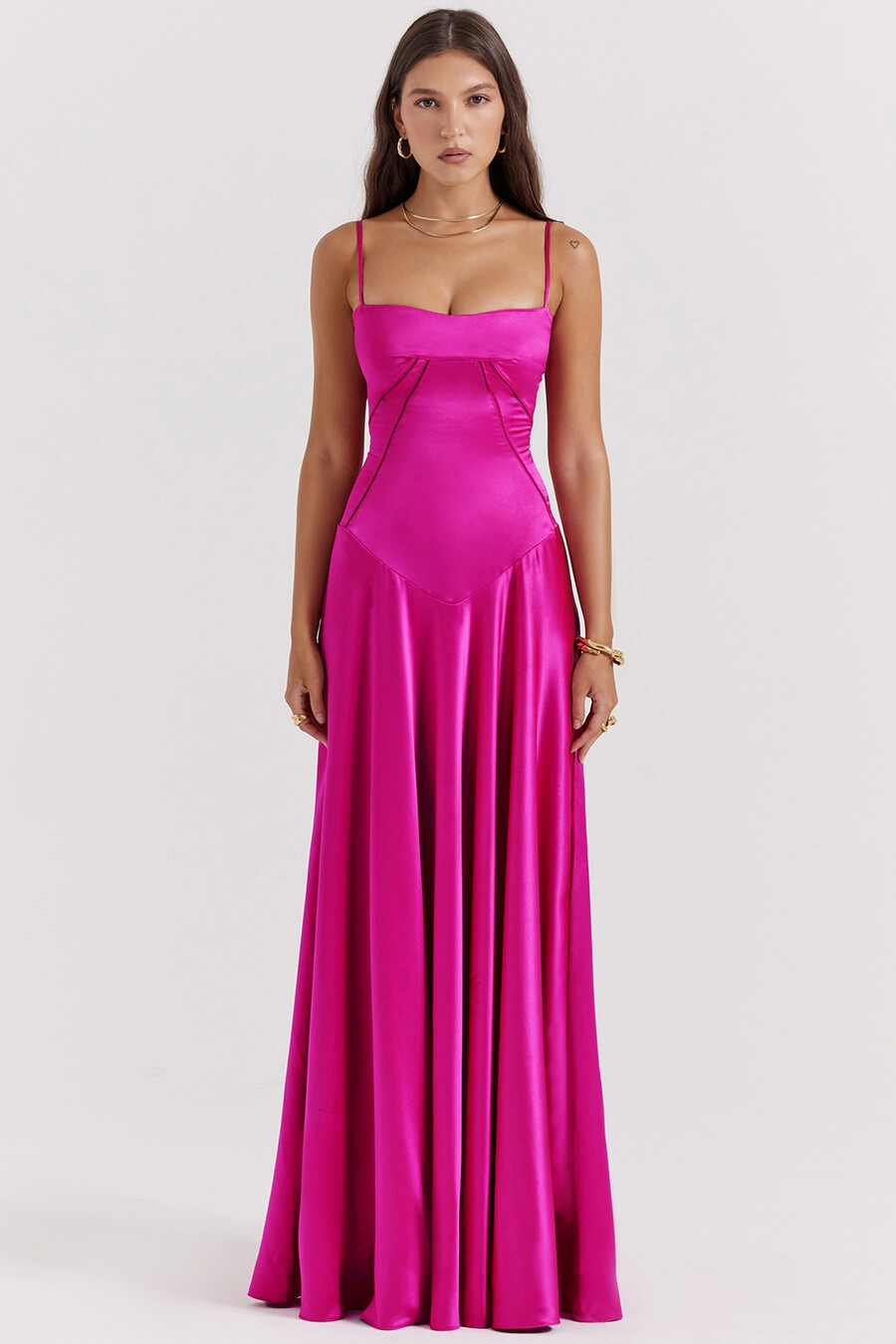 abito lungo fucsia con lacci