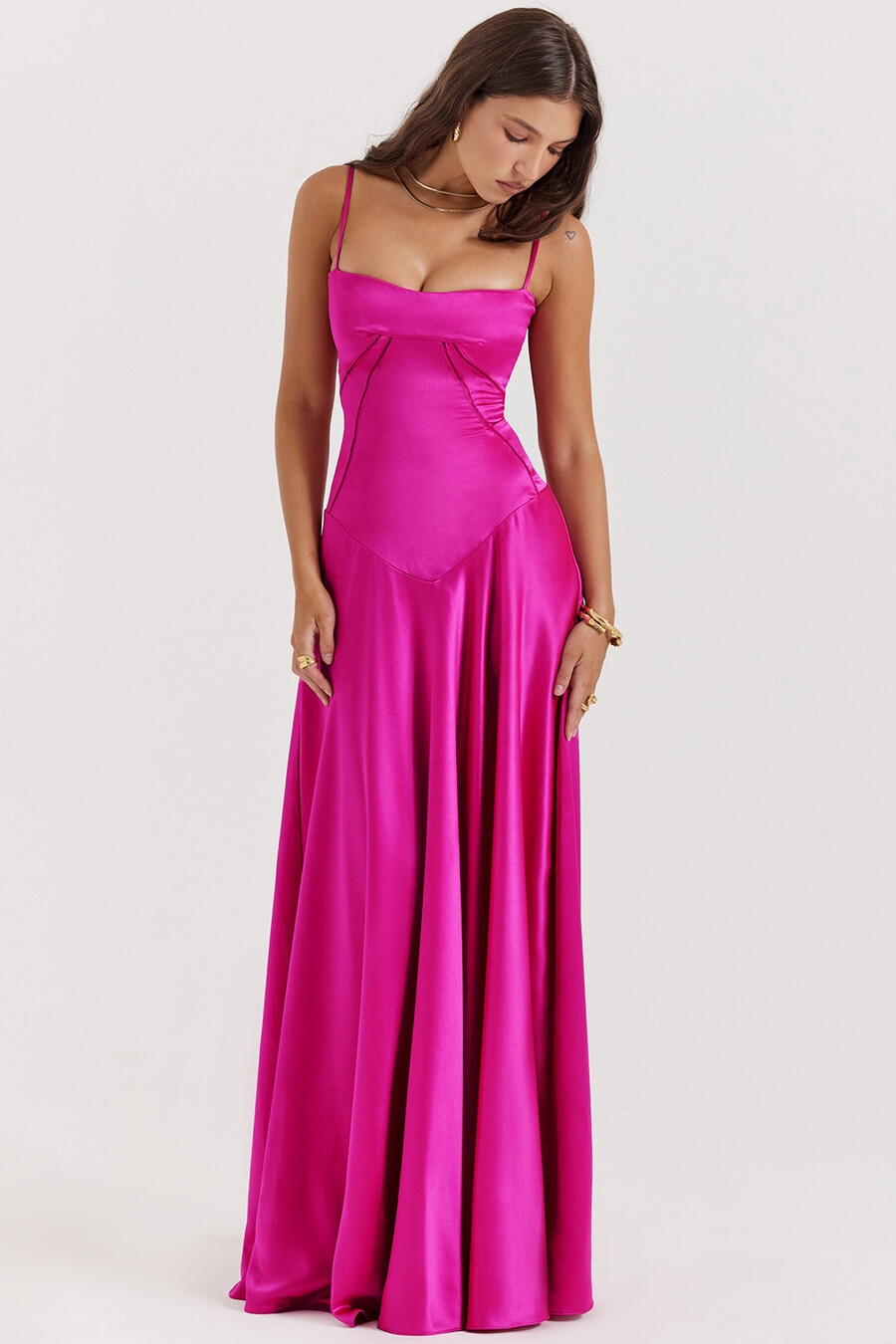 abito lungo fucsia con lacci