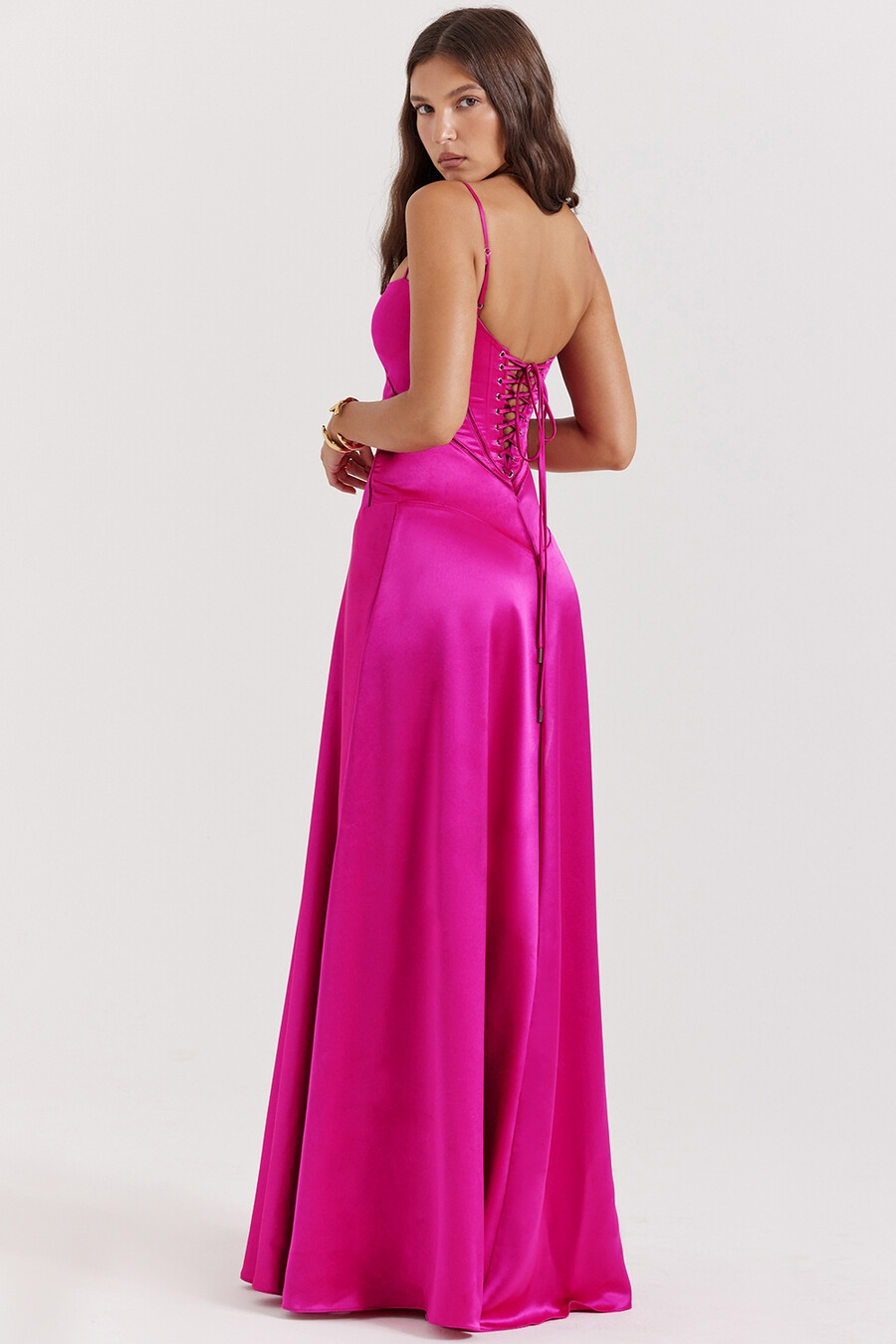 abito lungo fucsia con lacci