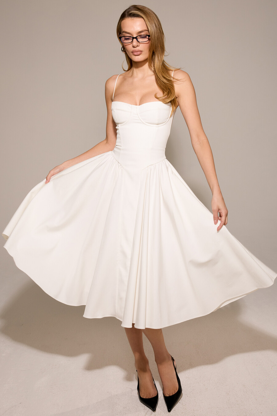 abito midi con corsetto bianco