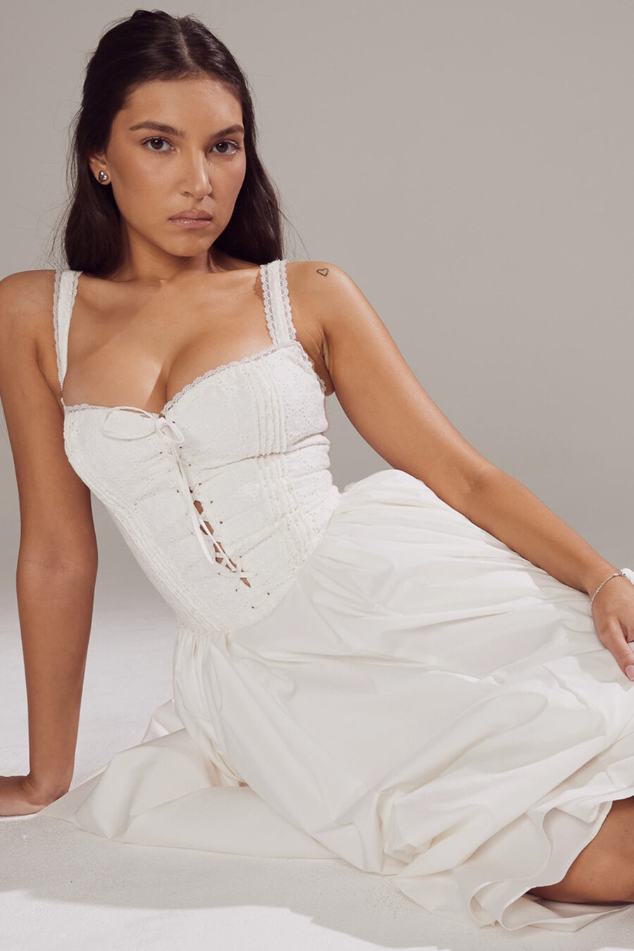 abito midi in pizzo inglese bianco e cotone