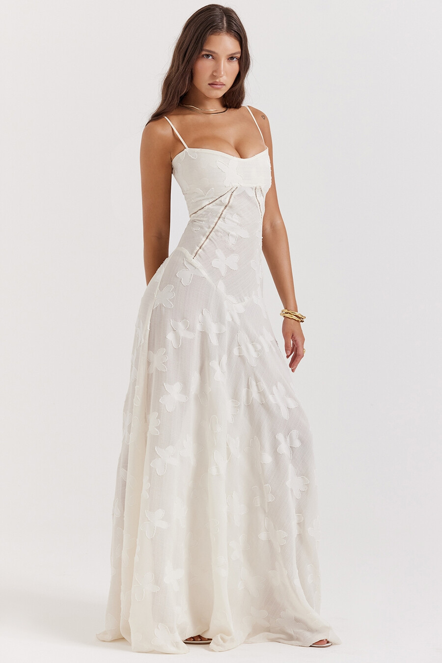 abito lungo vintage con schiena in pizzo floreale color crema
