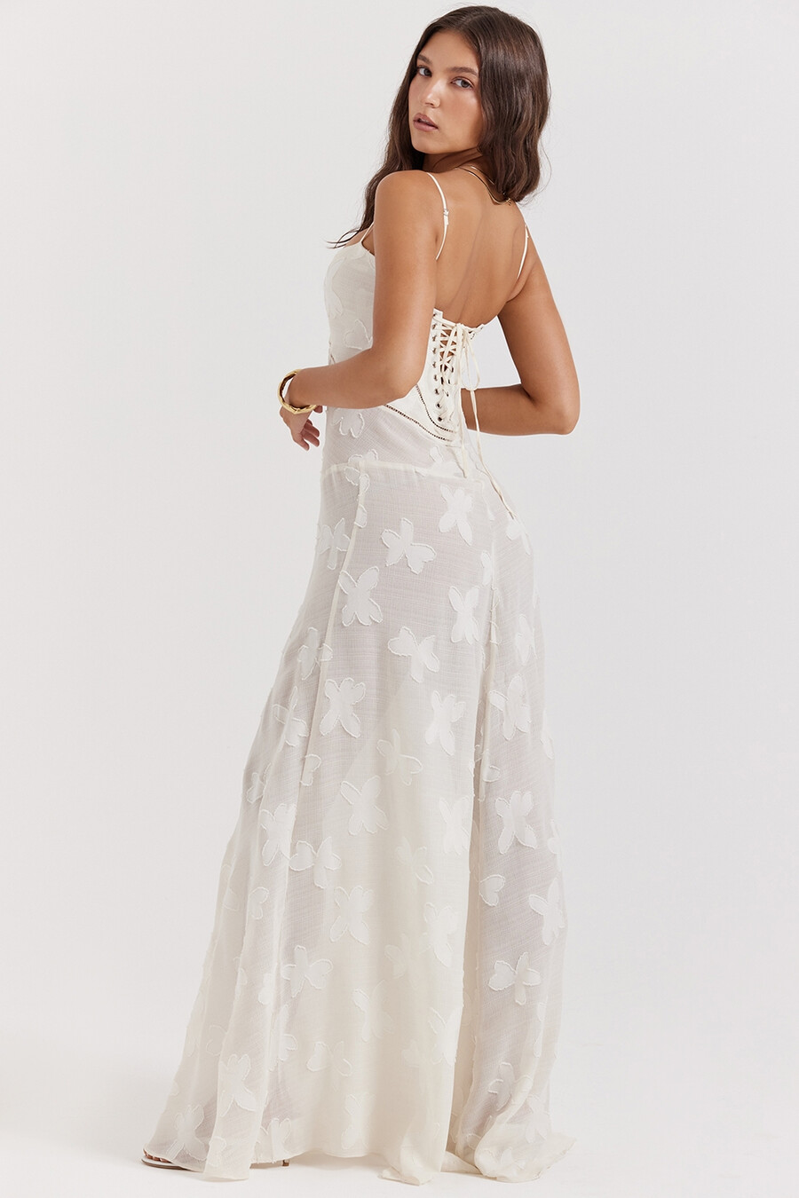 abito lungo vintage con schiena in pizzo floreale color crema
