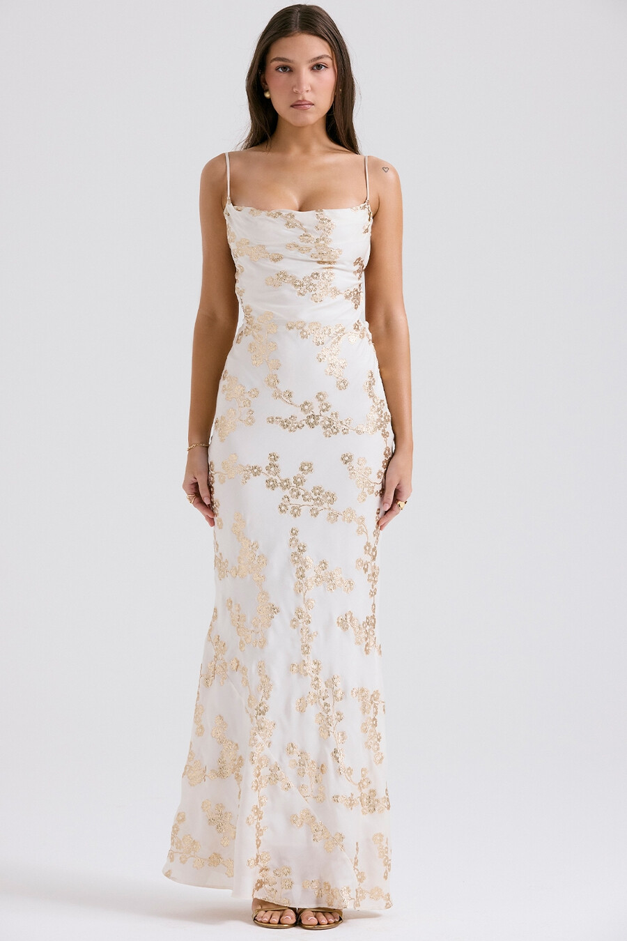 abito in raso jacquard bianco e oro