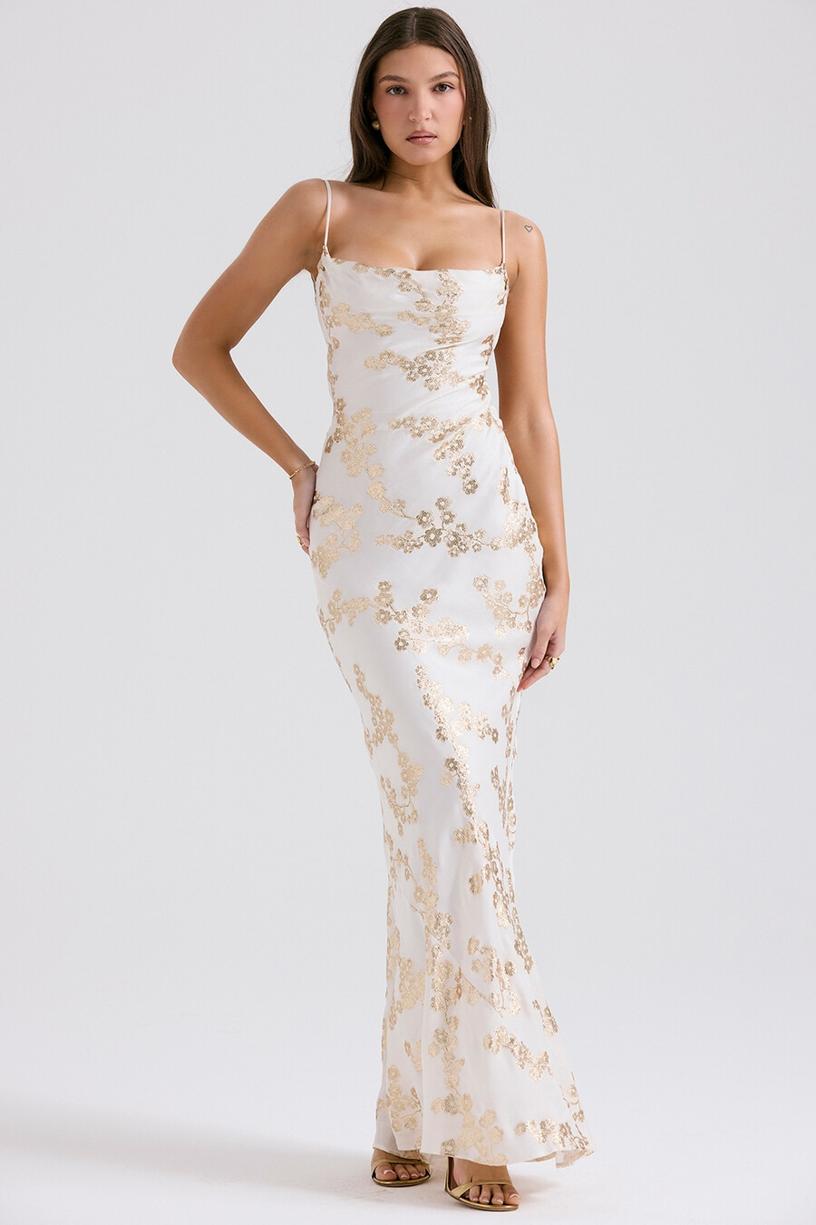 abito in raso jacquard bianco e oro