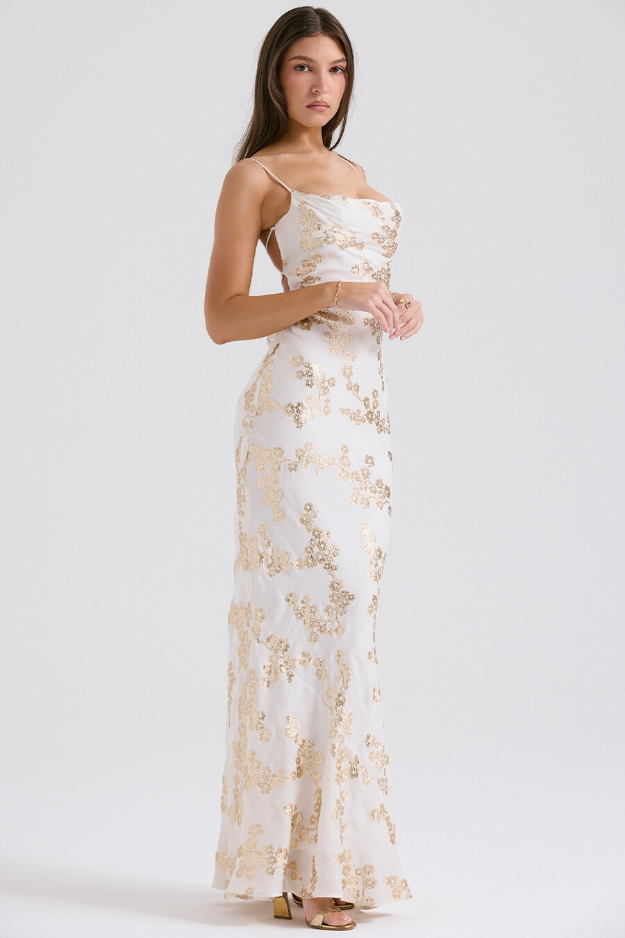abito in raso jacquard bianco e oro
