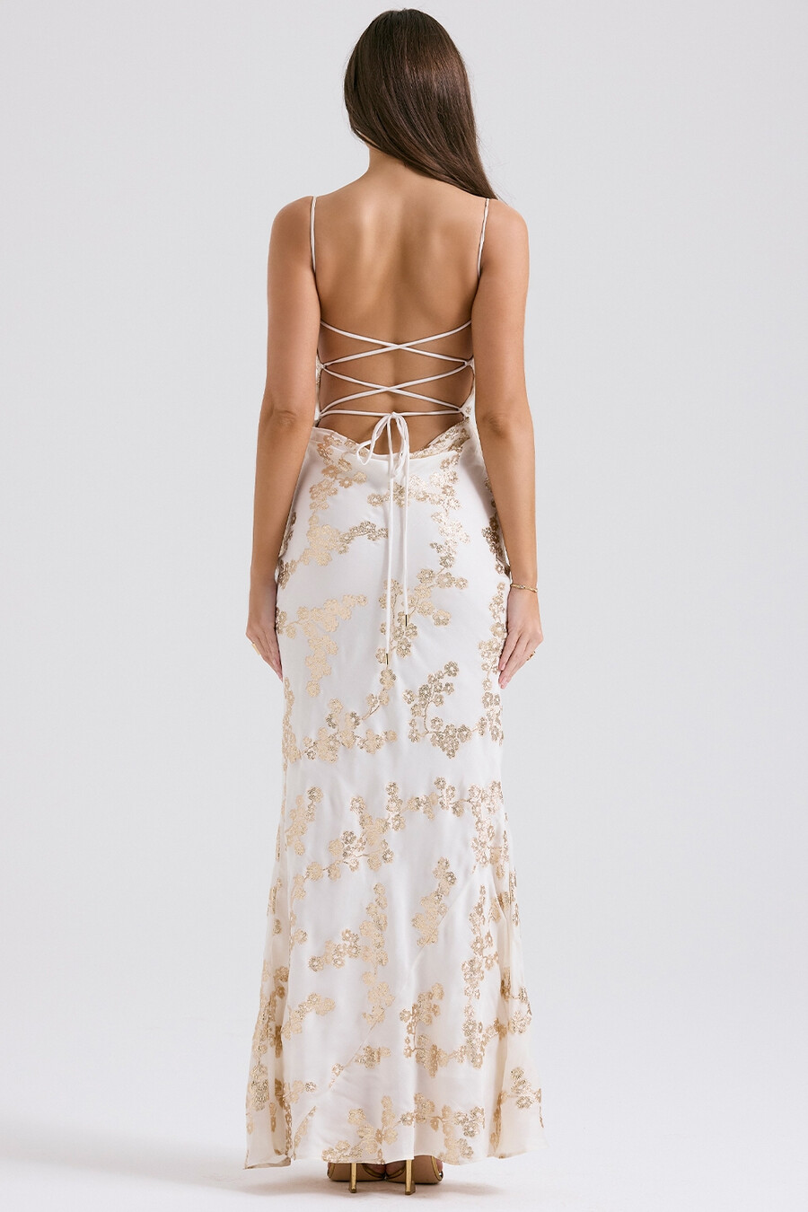 abito in raso jacquard bianco e oro