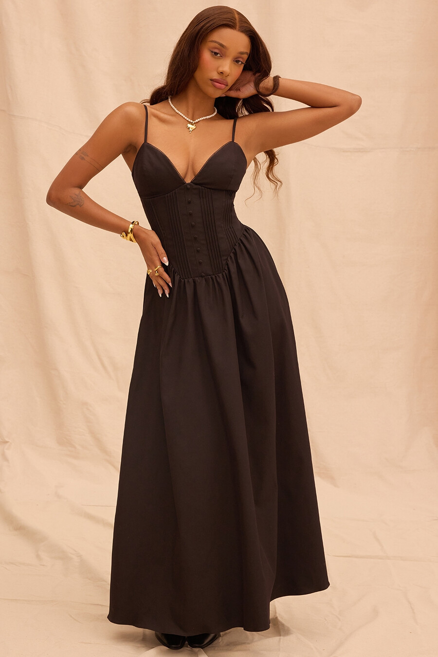 abito lungo con corsetto nero