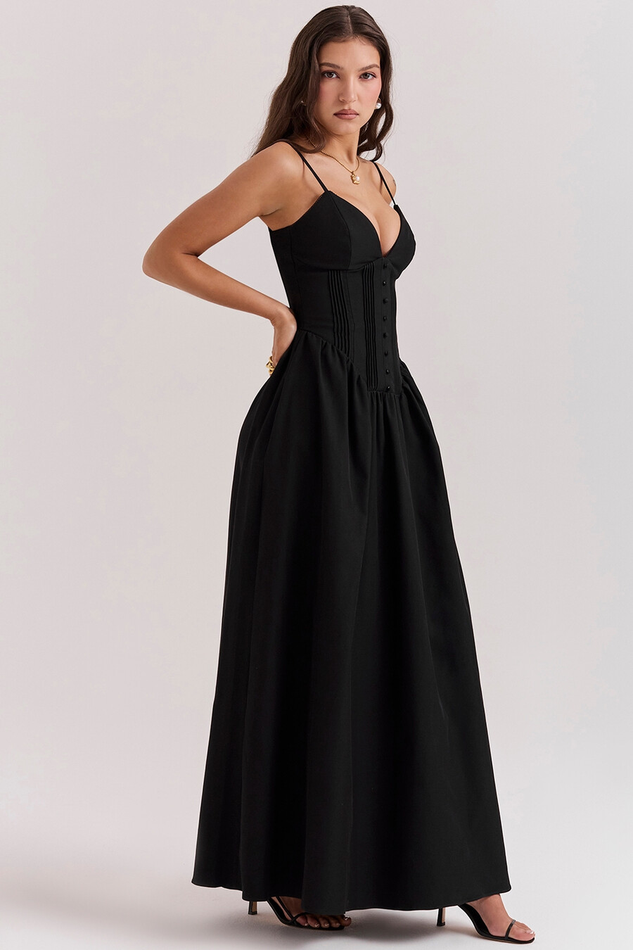 abito lungo con corsetto nero