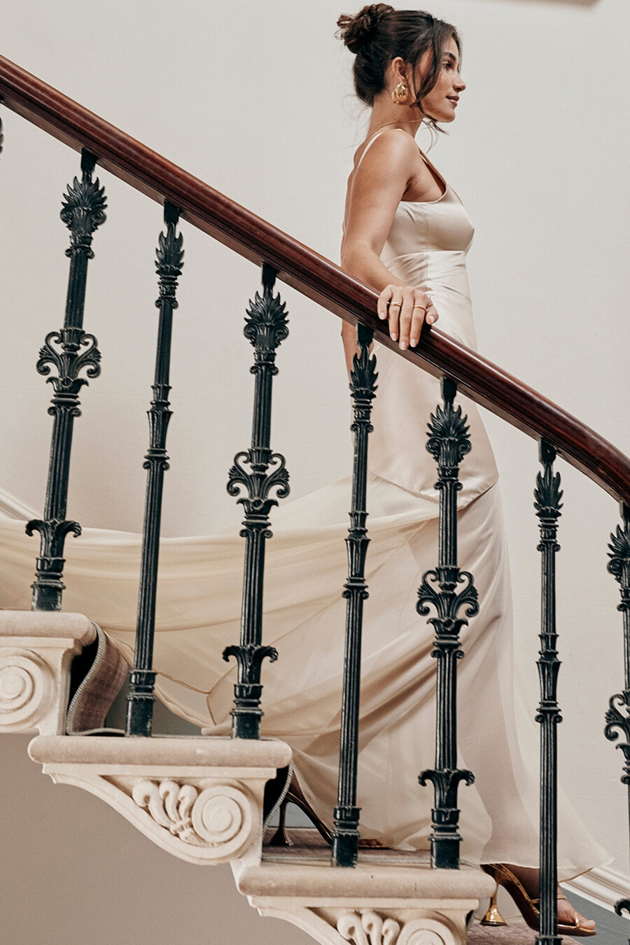 abito lungo in chiffon color champagne