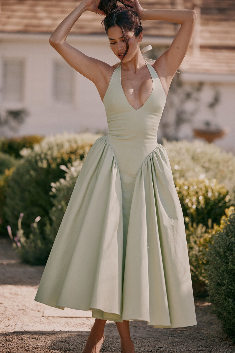 abito estivo midi in cotone pistacchio con scollo allamericana