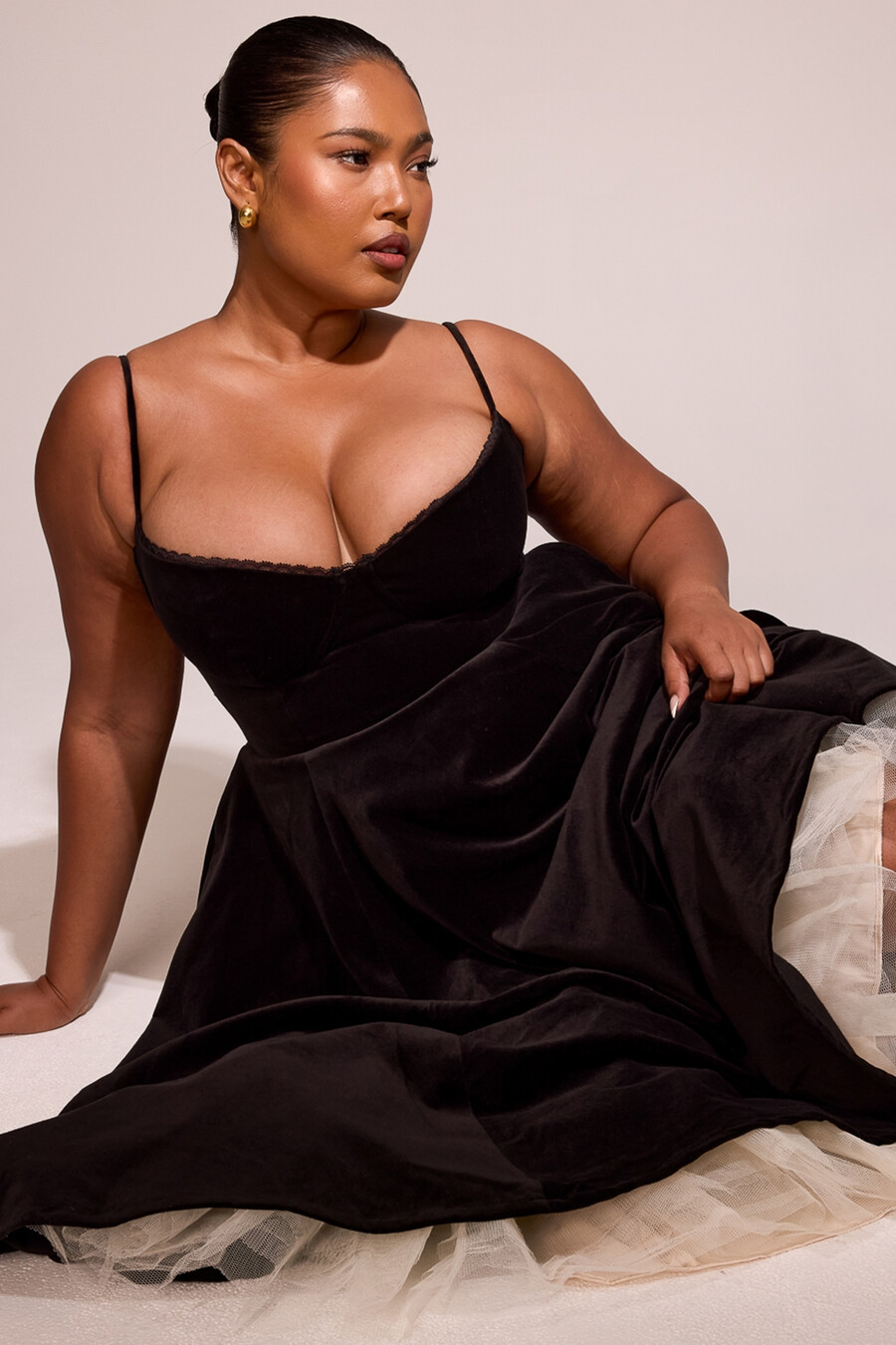 abito midi in tulle di velluto nero bolero