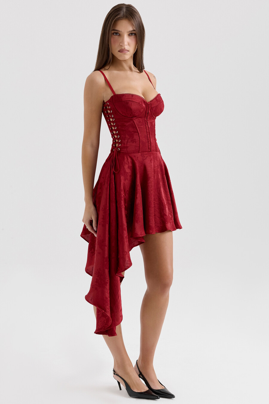 mini abito drappeggiato in raso jacquard color vino