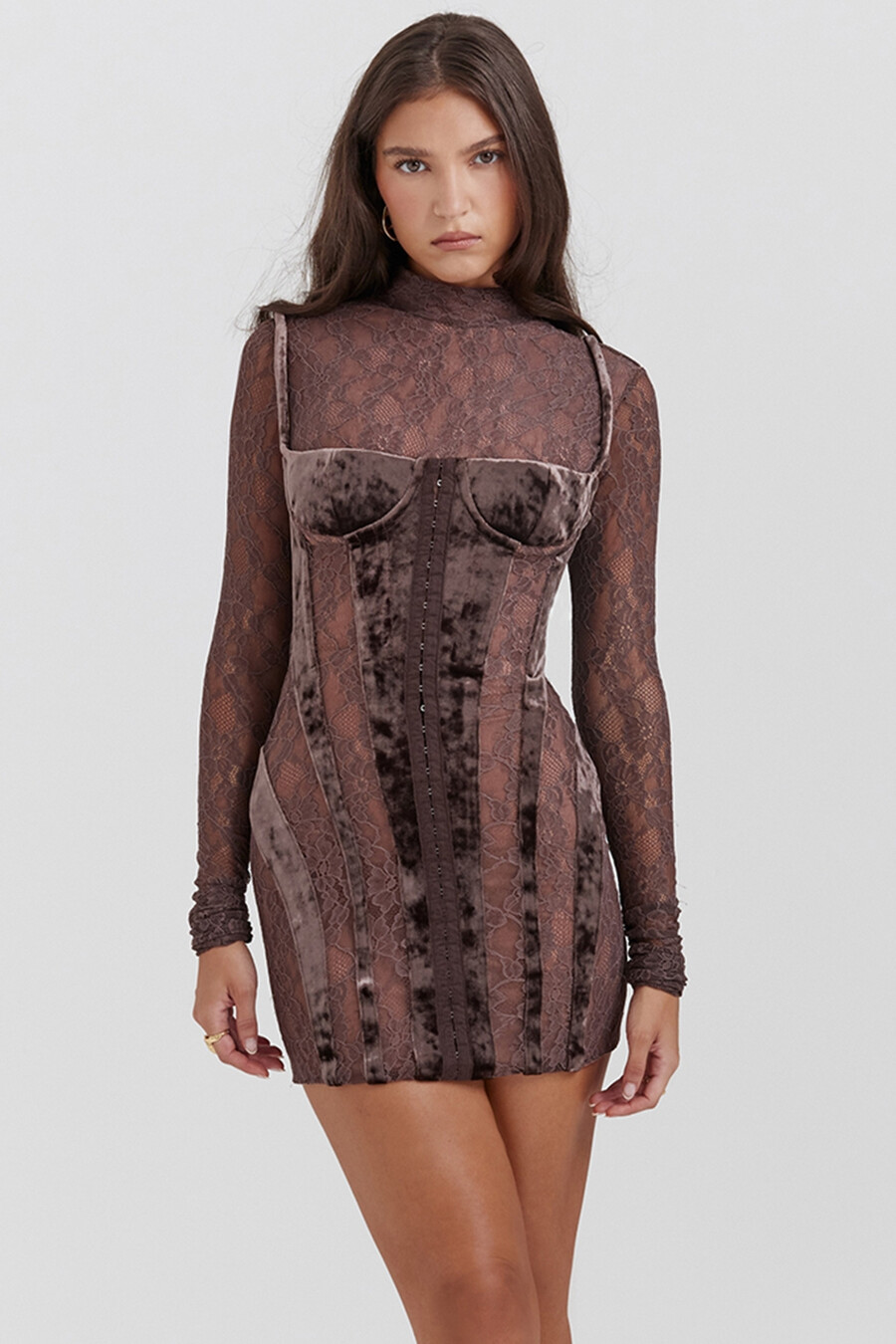 abito corsetto in velluto marrone e pizzo