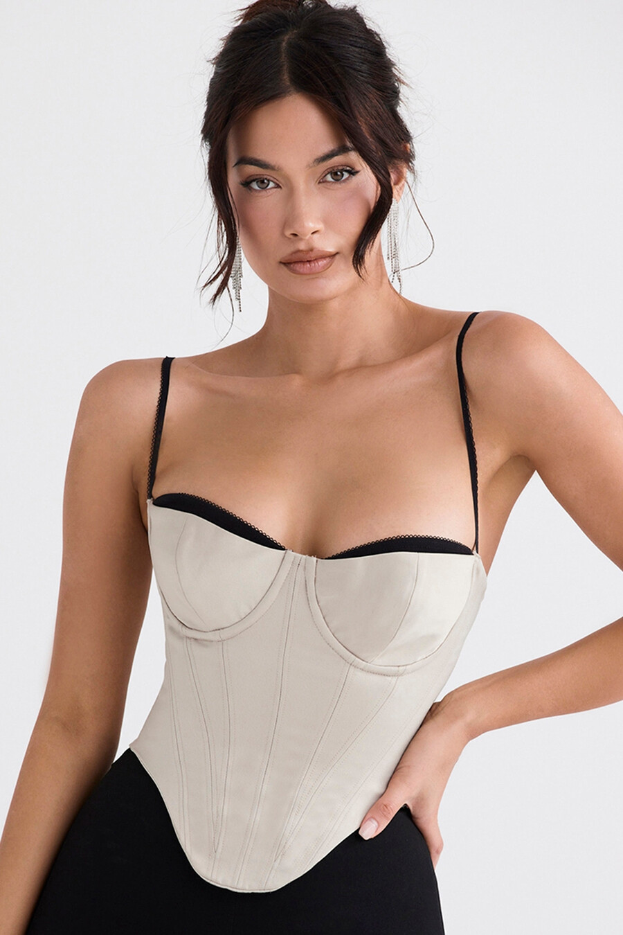 corsetto con ferretto in raso beige