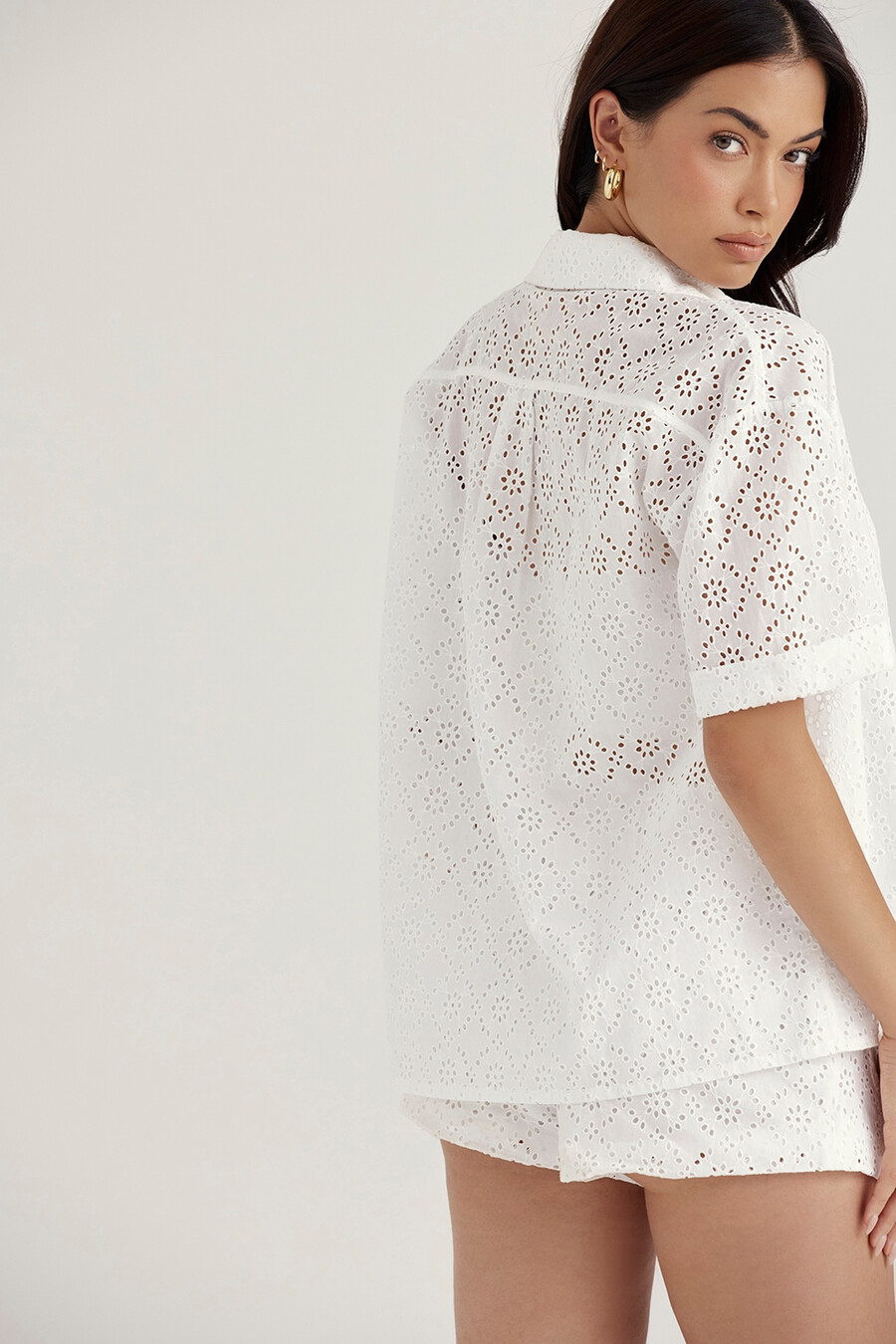 camicia bianca in pizzo inglese