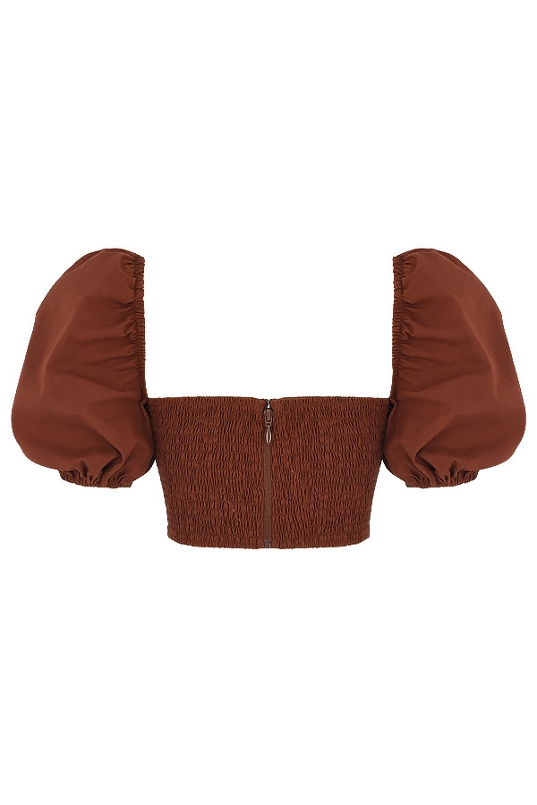 top corto con maniche a sbuffo color cacao