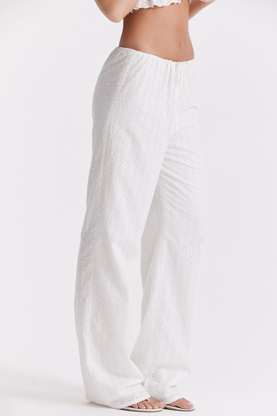 pantaloni bianchi in pizzo inglese