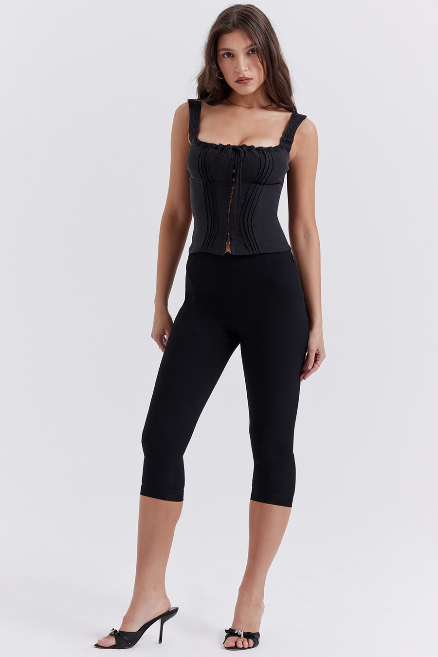pantaloni capri neri