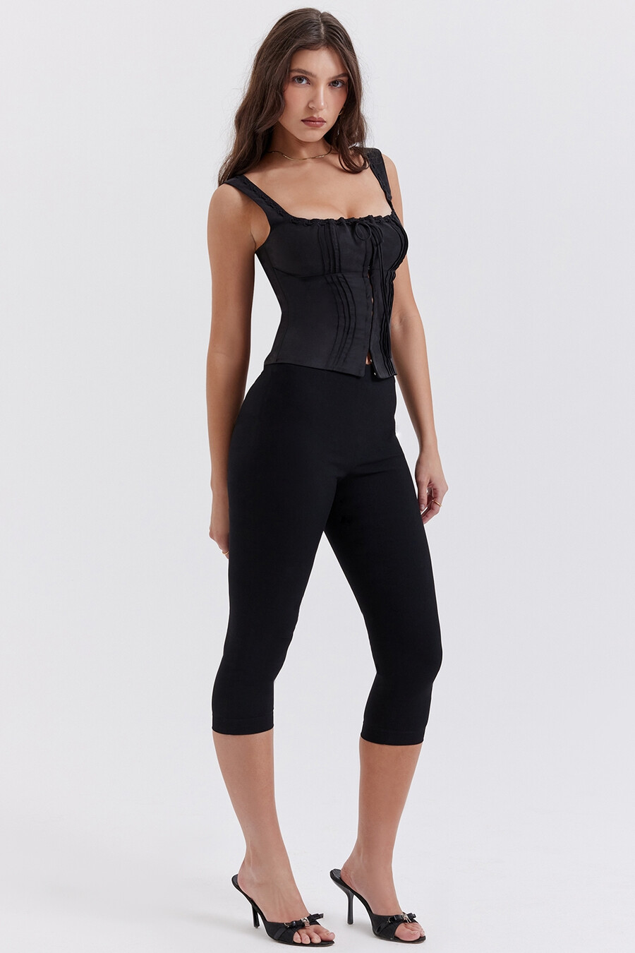 pantaloni capri neri