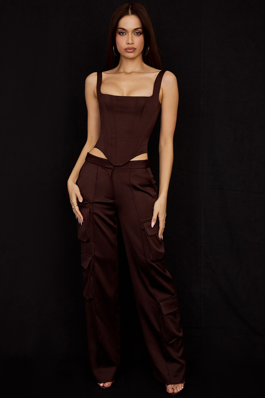 pantaloni cargo in raso color cioccolato
