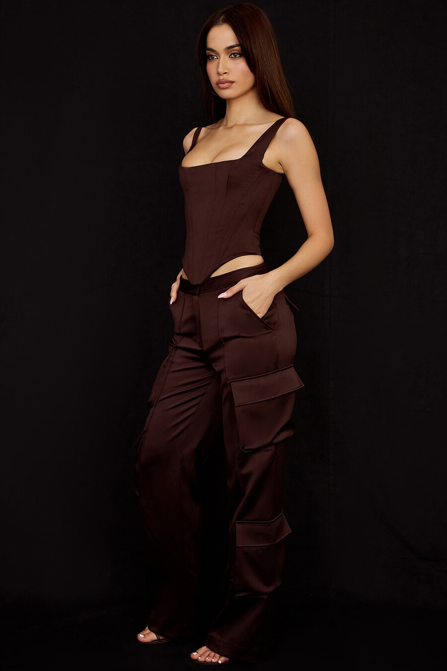 pantaloni cargo in raso color cioccolato