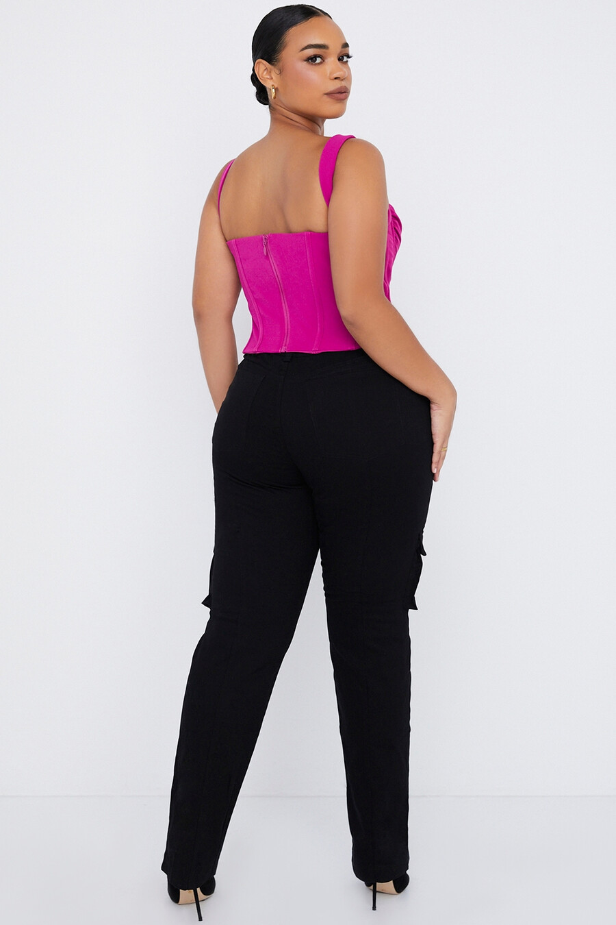 pantaloni cargo neri con lacci